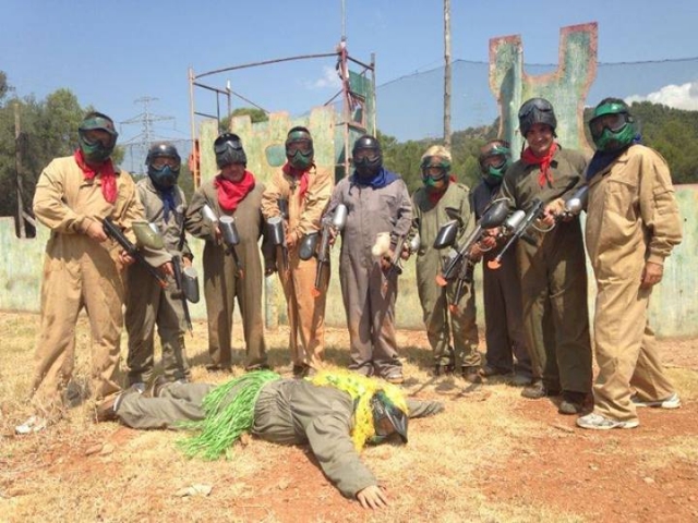 despedida con barcelona paintball.jpg